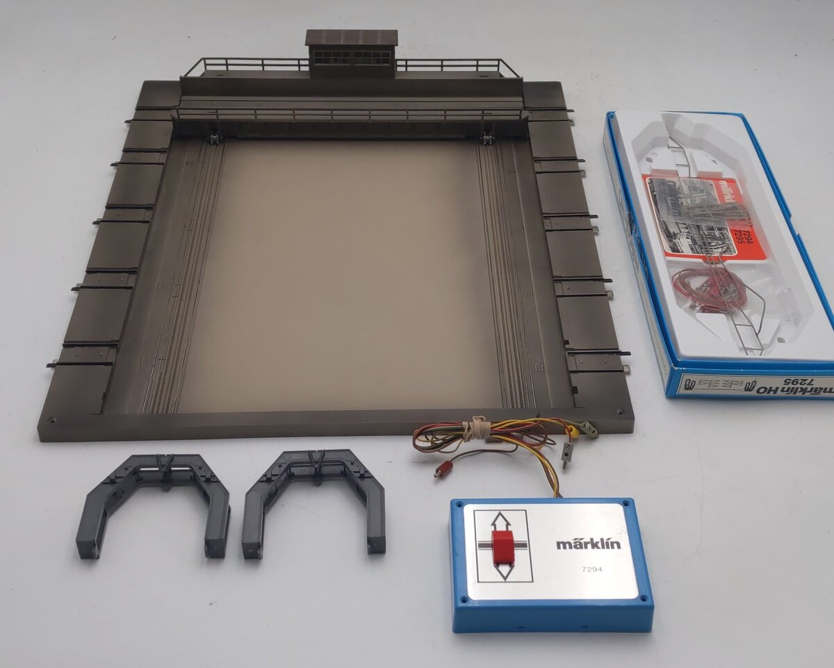 Marklin 7294 HO Scale Remote Control Transfer Table EX/Box