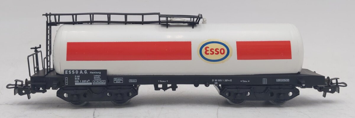 Marklin 4650 HO Scale ESSO Tank Car EX/Box