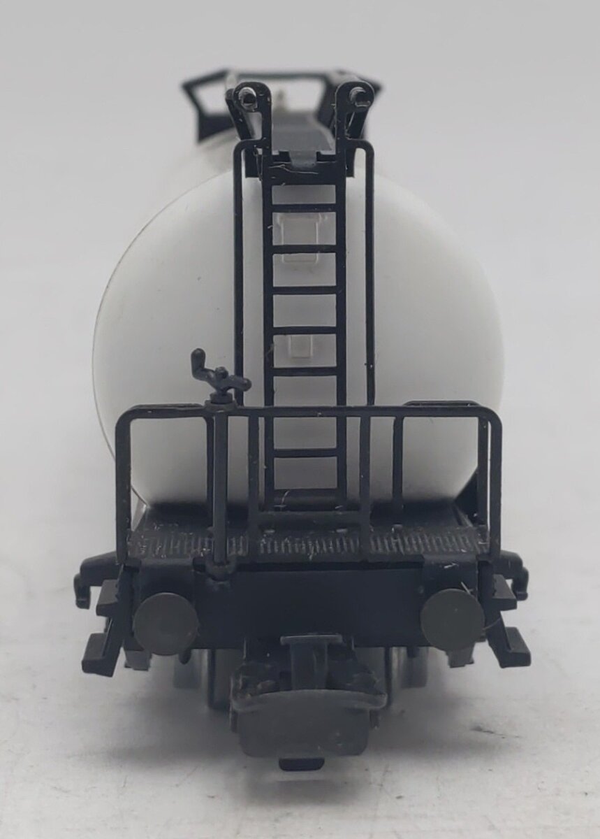 Marklin 4650 HO Scale ESSO Tank Car EX/Box