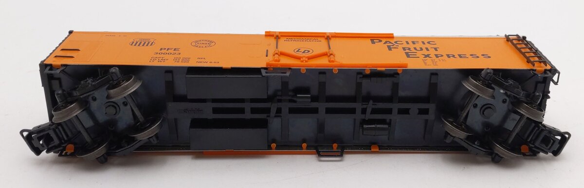 Marklin 47780 HO Scale Pacific Fruit Express Reefer Car #300023 LN/Box