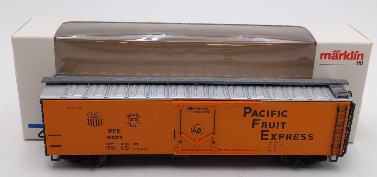 Marklin 47780 HO Scale Pacific Fruit Express Reefer Car #300023 LN/Box