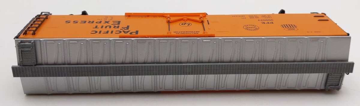 Marklin 47780 HO Scale Pacific Fruit Express Reefer Car #300023 LN/Box