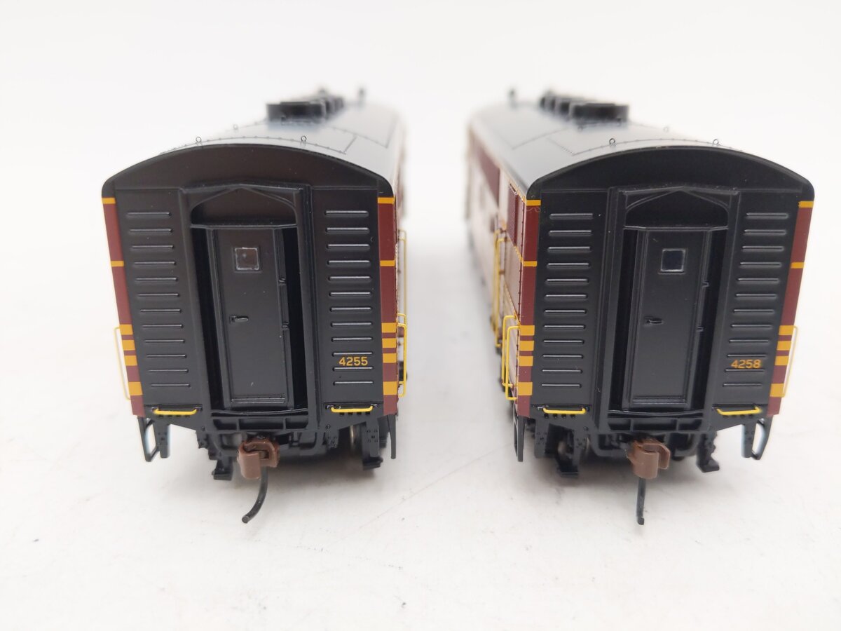 Athearn G15701 HO Boston & Maine F-2A/F-2A Set #4255 & #4258 EX/Box