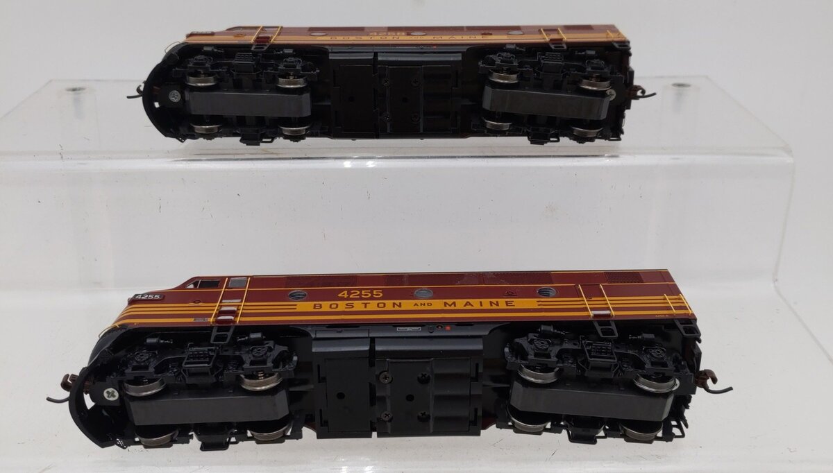 Athearn G15701 HO Boston & Maine F-2A/F-2A Set #4255 & #4258 EX/Box