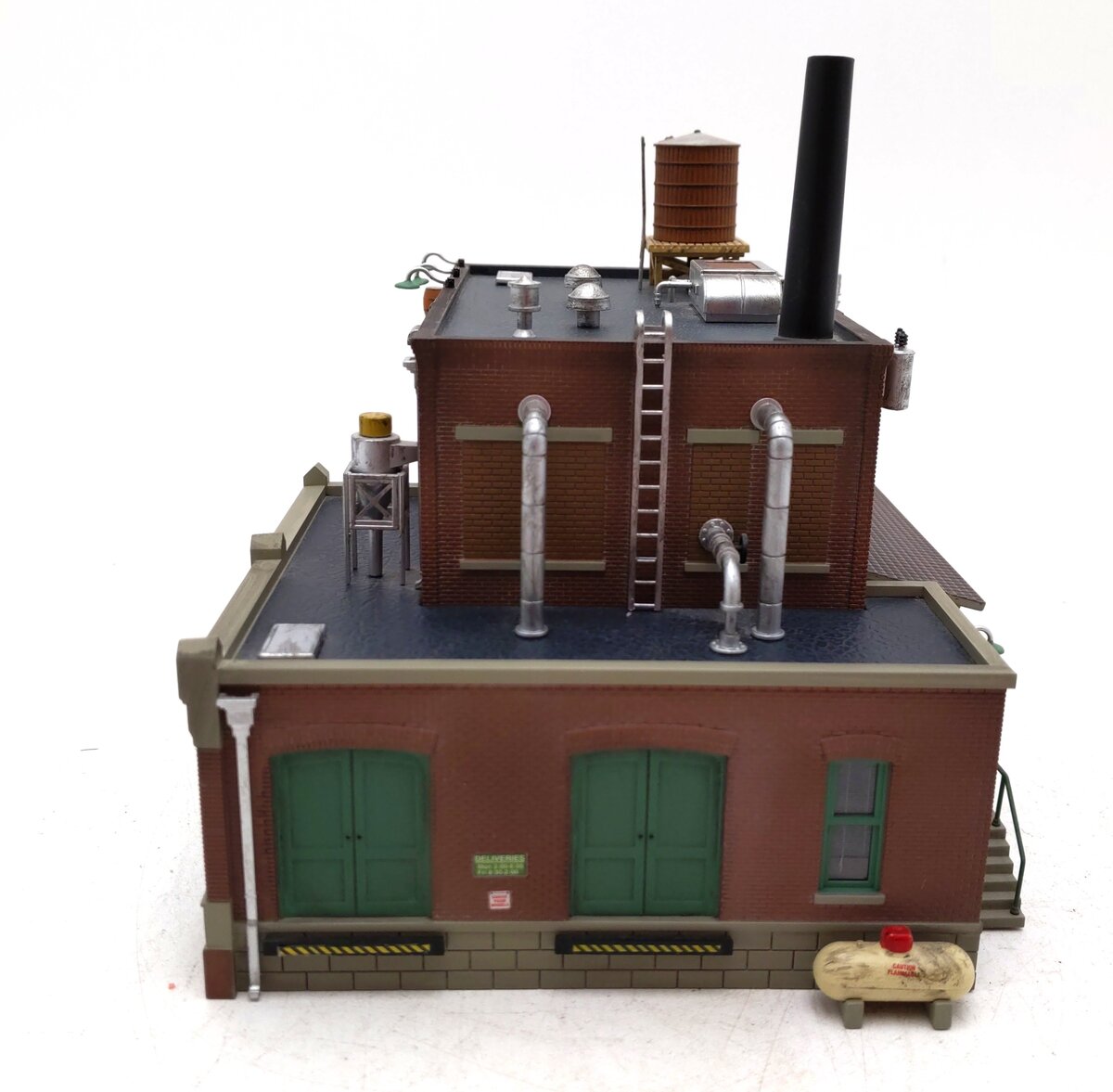 Woodland Scenics BR5026 HO Built-&-Ready Clyde & Dale's Barrel Factory Building LN