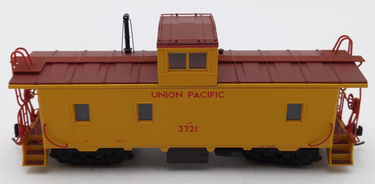 Trix 24904 HO Scale Union Pacific CA-3 Caboose #3721 LN/Box