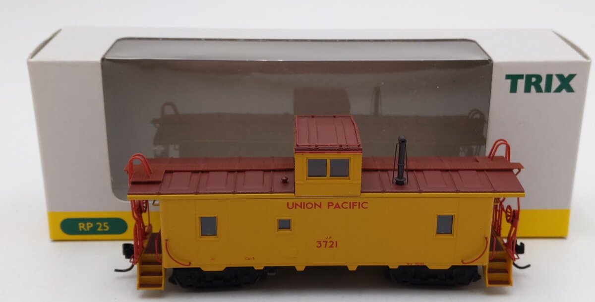 Trix 24904 HO Scale Union Pacific CA-3 Caboose #3721 LN/Box