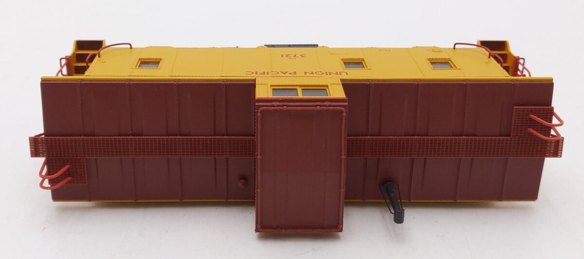 Trix 24904 HO Scale Union Pacific CA-3 Caboose #3721 LN/Box