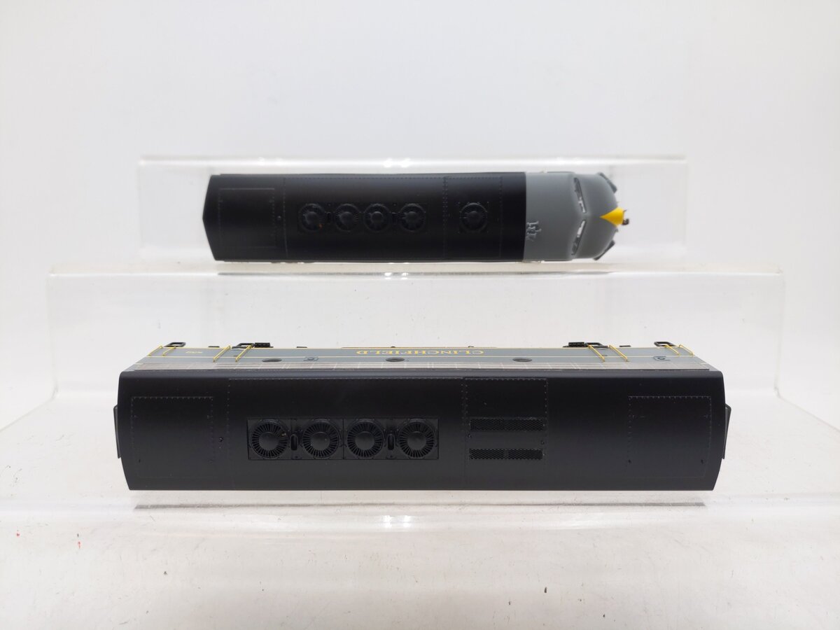 Athearn G1622 HO Scale Chinchfield F-7 Phase 2 Diesel Locomotive AB Set EX/Box