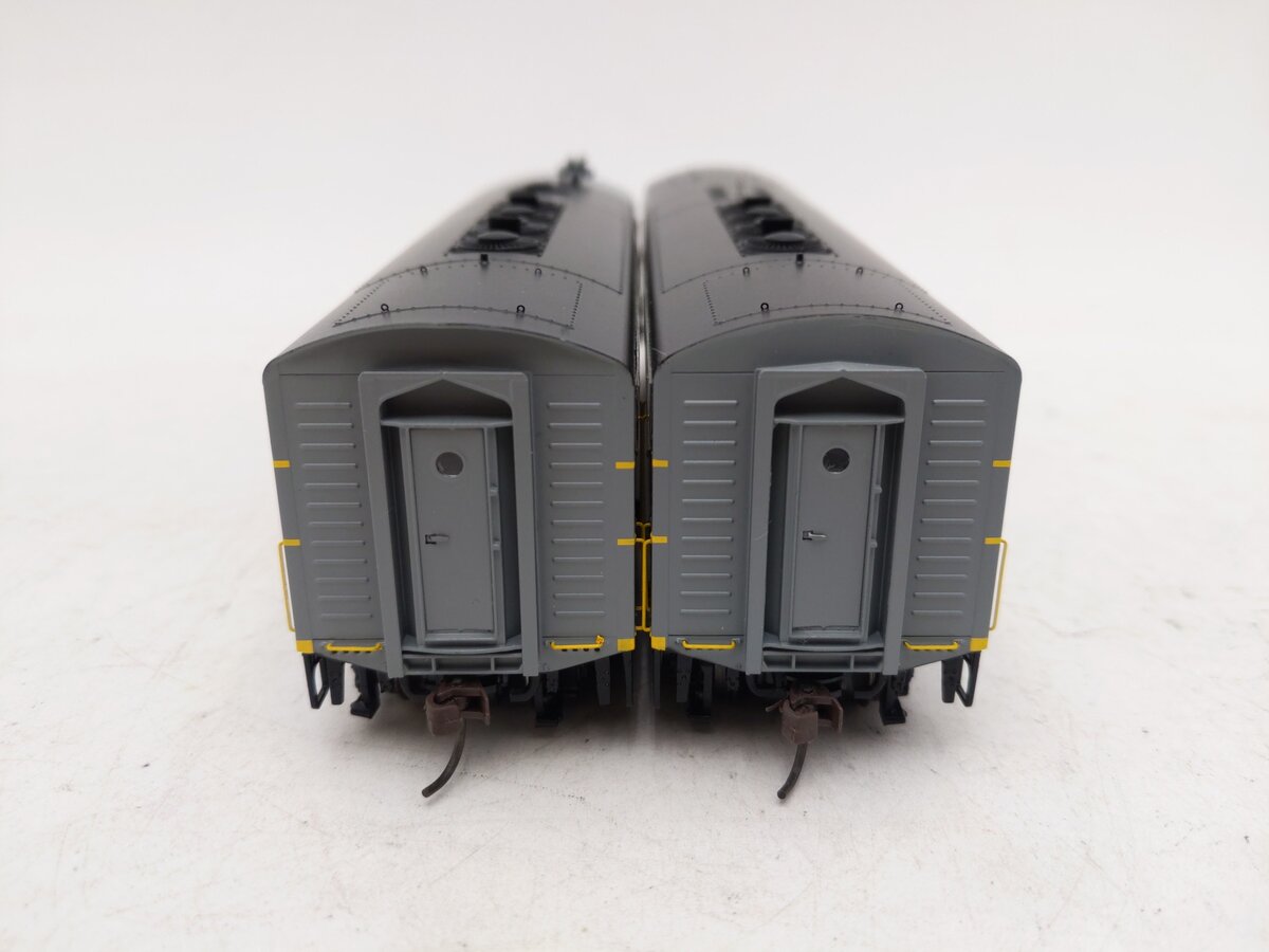Athearn G1622 HO Scale Chinchfield F-7 Phase 2 Diesel Locomotive AB Set EX/Box