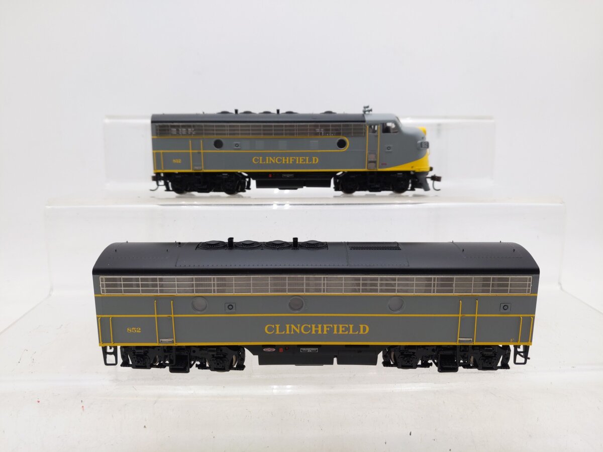 Athearn G1622 HO Scale Chinchfield F-7 Phase 2 Diesel Locomotive AB Set EX/Box