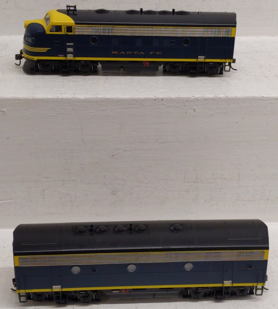 Athearn G1616 HO Santa Fe F-3 AB Diesel Locomotive Set EX/Box