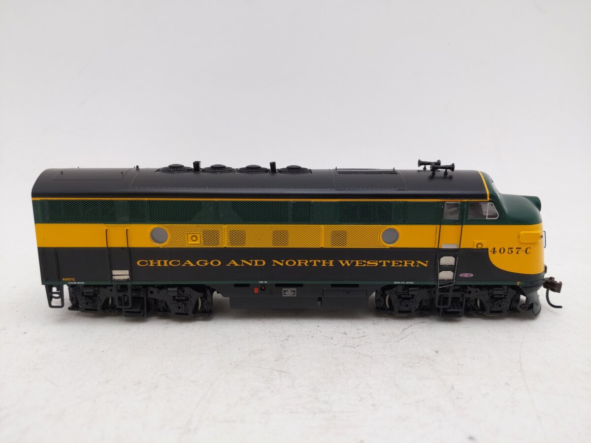 Athearn G2014 HO C&NW F-3A Phase II Diesel Locomotive #4057-C w/ DCC EX/Box