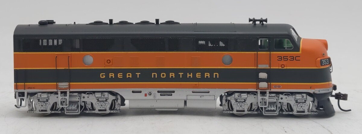 Athearn G2027 HO Scale Great Northern F-3A Phase 2 Diesel Loco #353C NIB