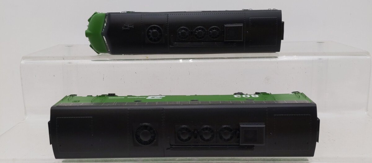 Athearn G22027 HO Burlington Northern F-9AB Phase I Freight Diesel Set #812, 803 EX/Box