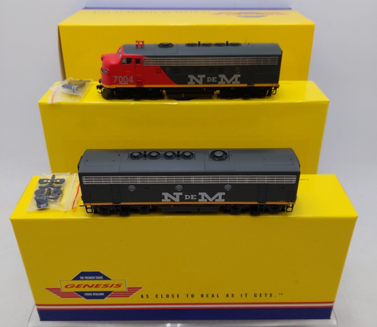 Athearn G16702 Nacionales De Mexico F-9 AB Set #7004 EX/Box