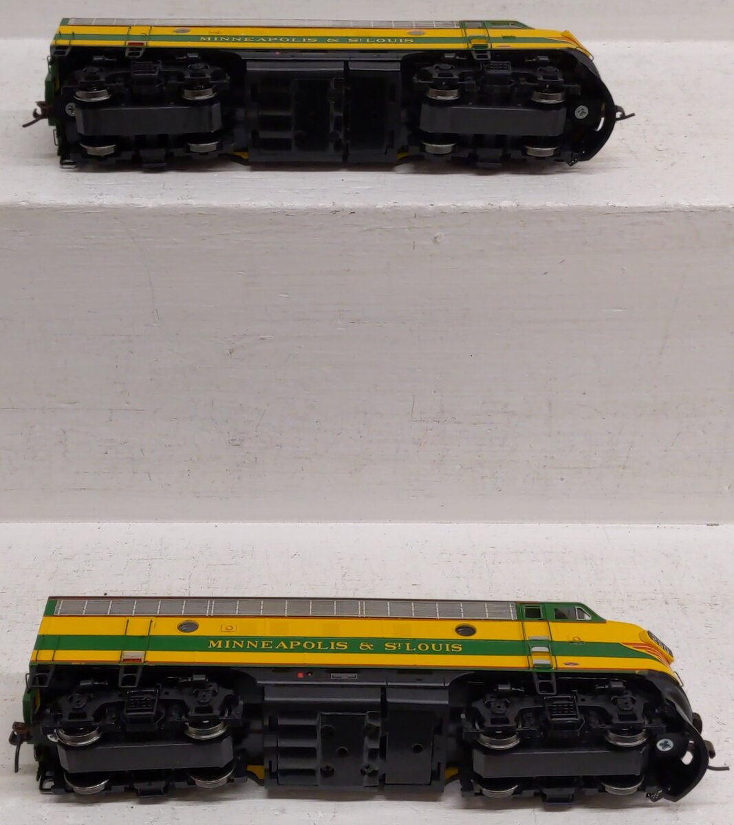 Athearn G22030 HO Scale F-7A Freight Locomotive Set 250-A & 250-C EX/Box