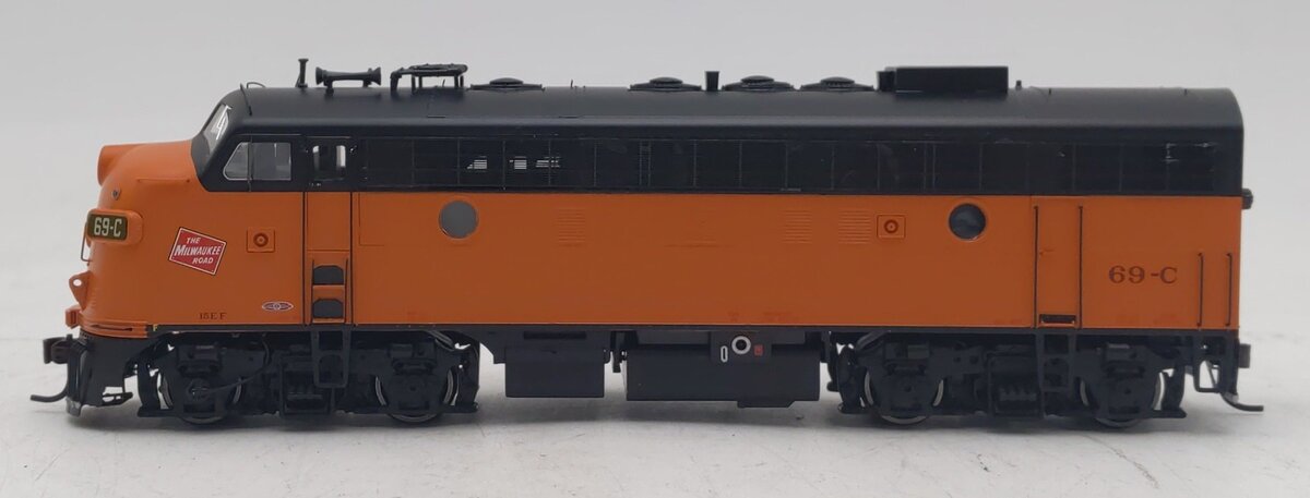 Athearn G22303 HO Milwaukee Modernized F7A Diesel Locomotive w/DCC & Sound #69C