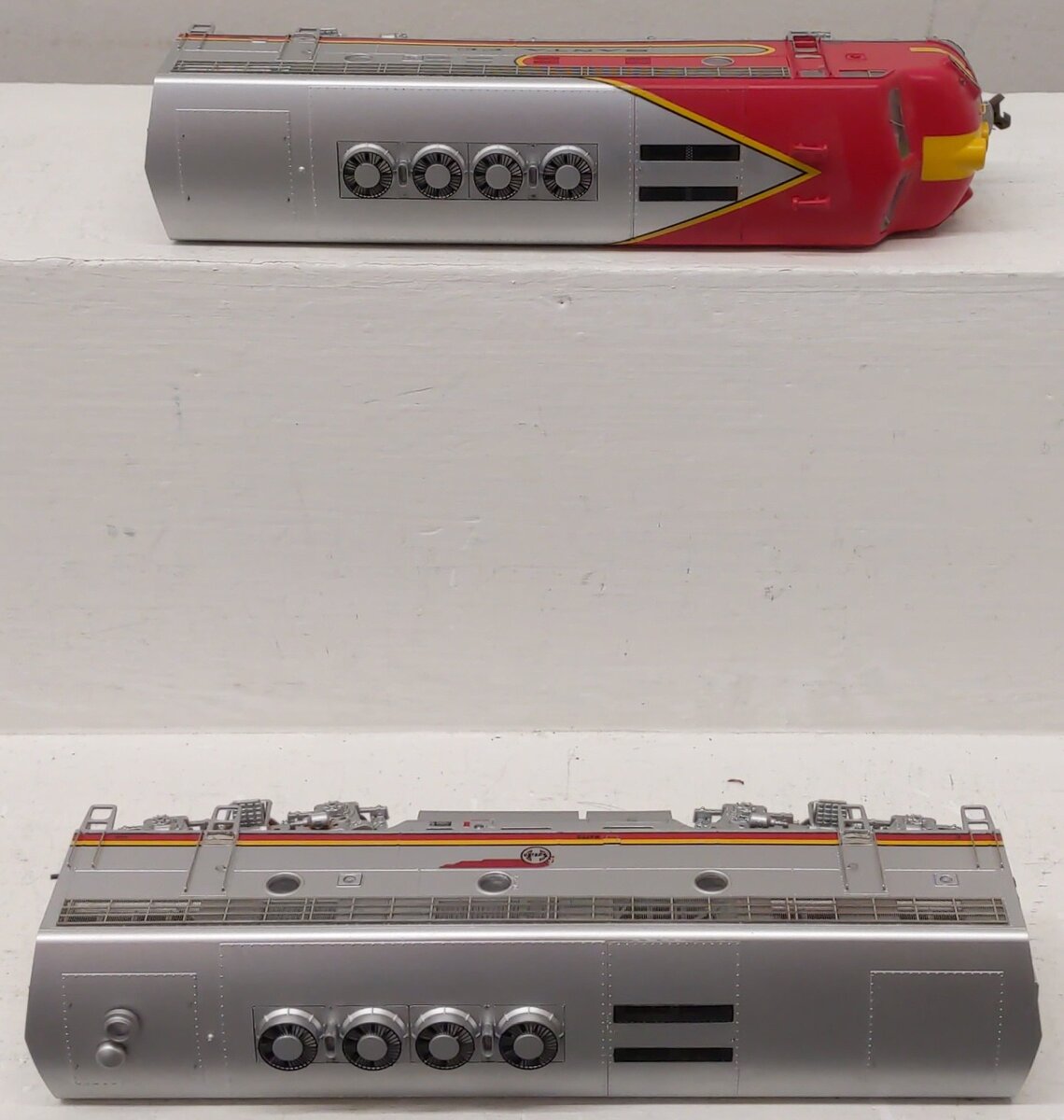Athearn G2607 HO Santa Fe F-3 AB Diesel Set #21C & #21B EX/Box