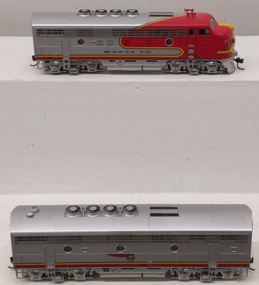 Athearn G2607 HO Santa Fe F-3 AB Diesel Set #21C & #21B EX/Box