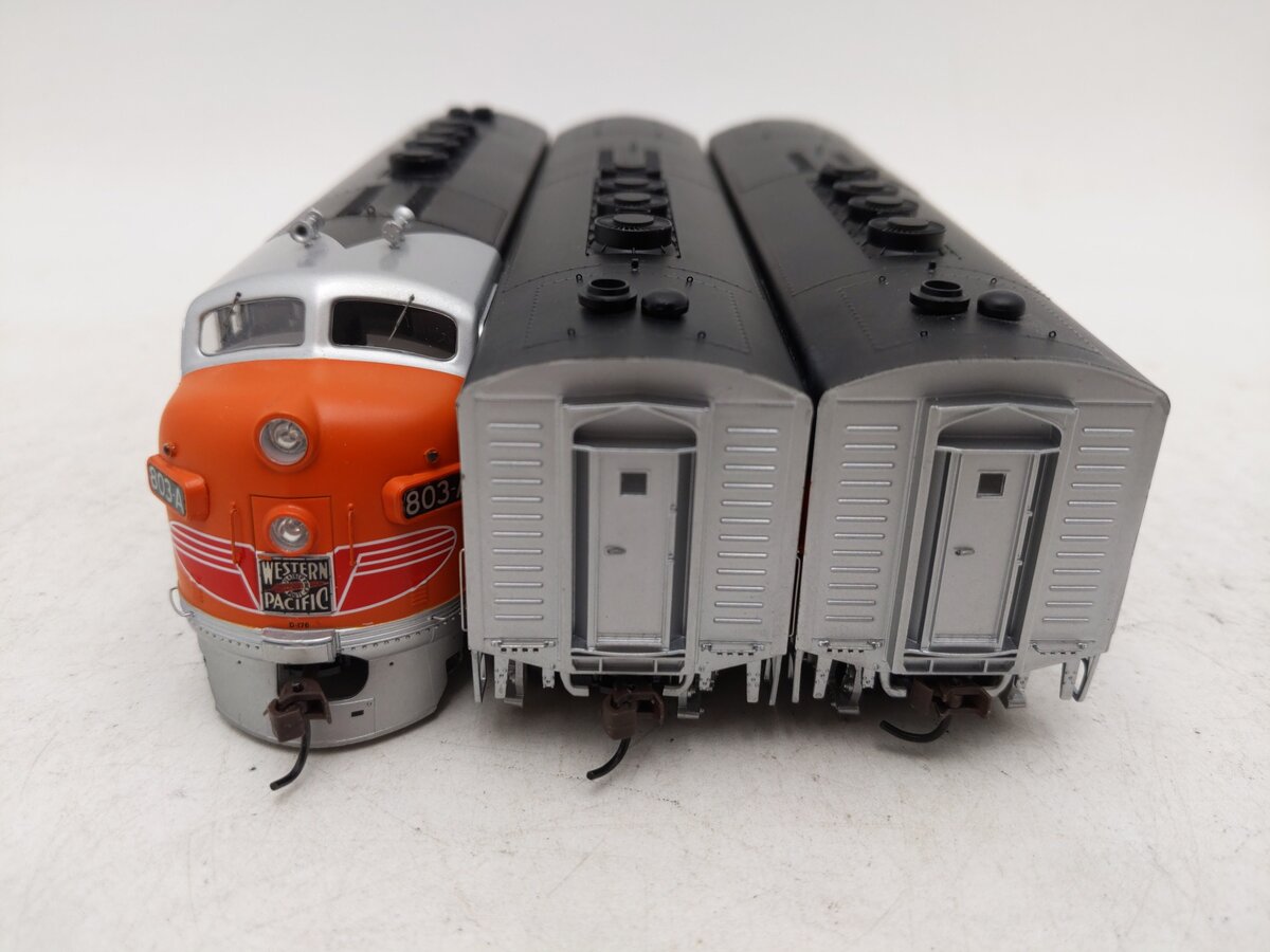 Athearn G2510 HO Scale WP F-3 ABB Passenger Diesel Locomotive Set #803A/B/C EX/Box