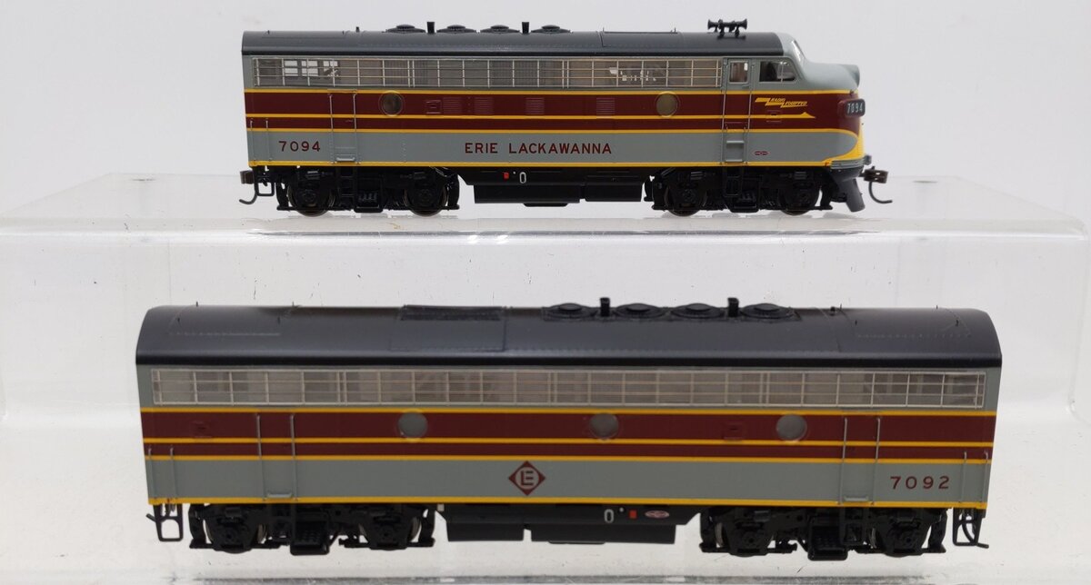 Athearn G2513 HO Scale Erie Lackawanna F-3A/F-3B Diesel Locomotive Set EX/Box