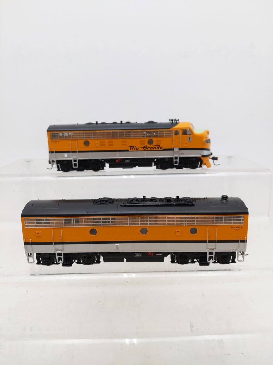 Athearn G3202 HO Scale D&RGW F-9A/B Diesel Locomotive Set EX/Box