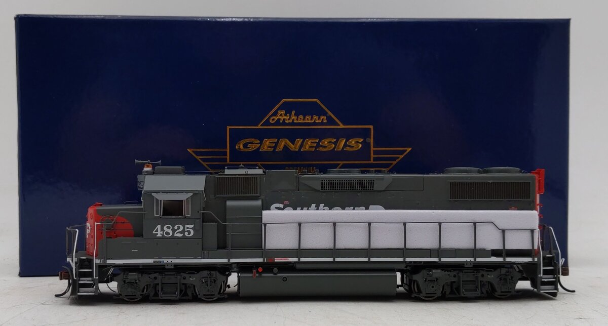 Athearn G68173 HO Southern Pacific GP38-2 EMD Diesel Locomotive with Sound #4825 LN/Box