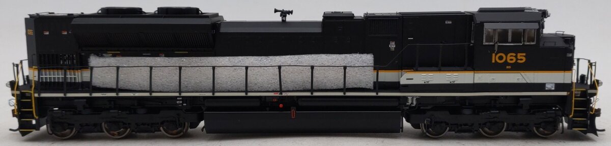 Athearn G68801 HO Norfolk Southern/S&A Heritage SD70ACe #1065 w/DCC & Sound EX/Box