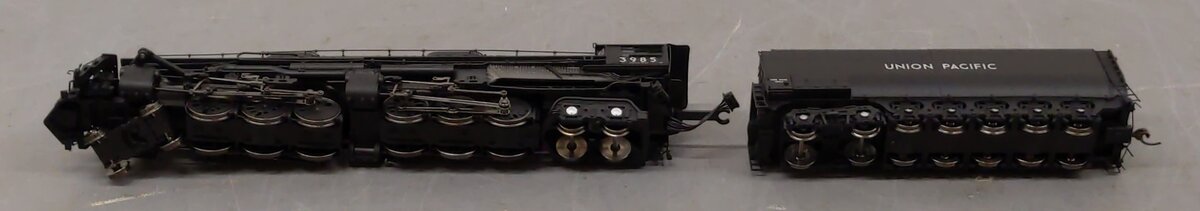 Athearn G97217 HO Union Pacific 4-6-6-4 Challenger Oil Tender #3985 EX/Box