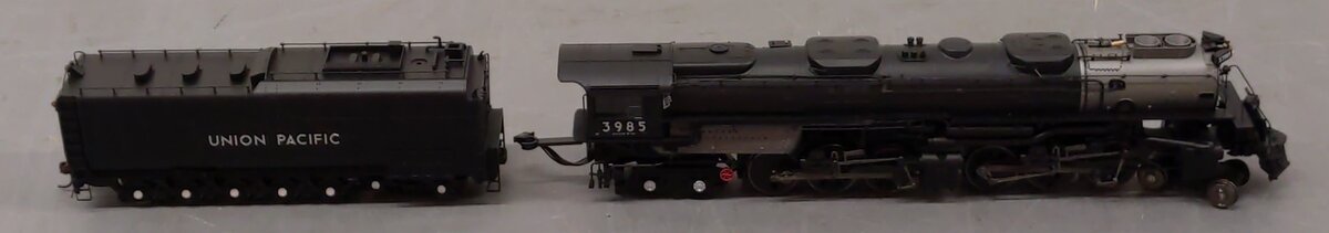 Athearn G97217 HO Union Pacific 4-6-6-4 Challenger Oil Tender #3985 EX/Box