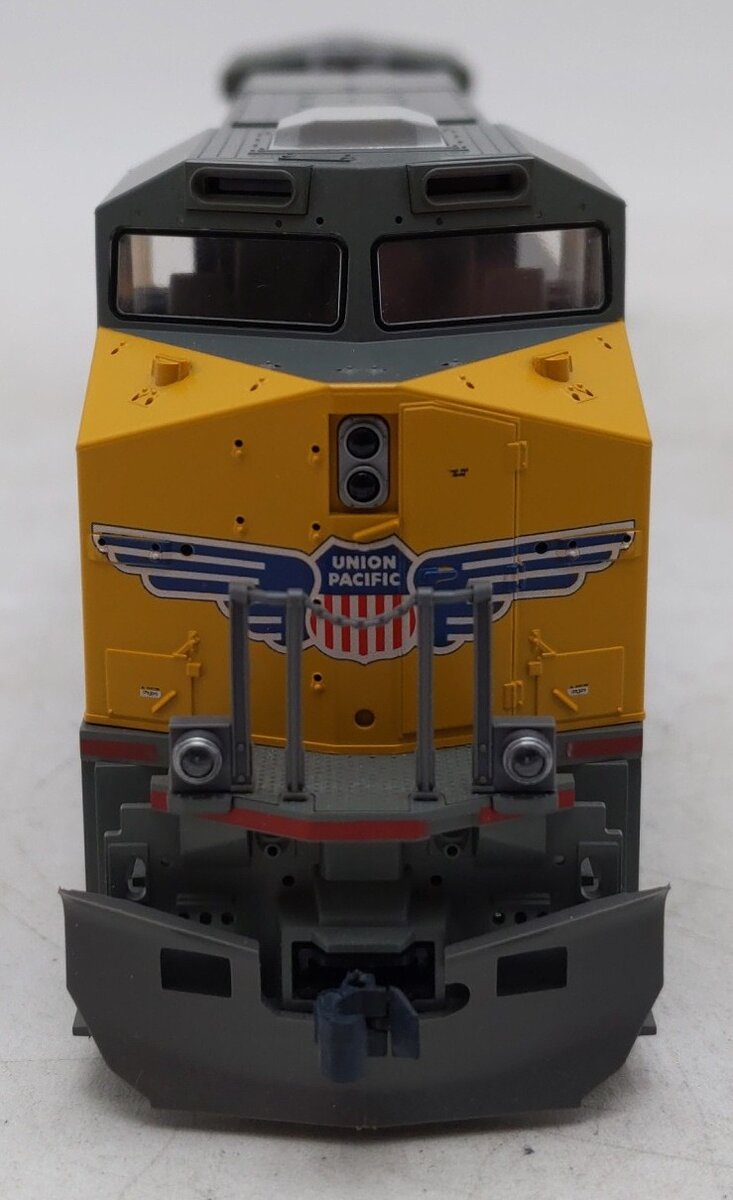 Kato 37-6433 HO Scale Union Pacific AC4400CW Diesel Locomotive #5714 w/DCC EX/Box