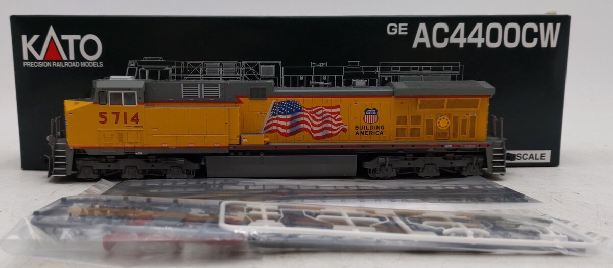 Kato 37-6433 HO Scale Union Pacific AC4400CW Diesel Locomotive #5714 w/DCC EX/Box