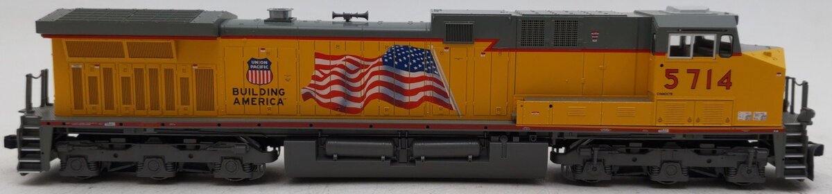 Kato 37-6433 HO Scale Union Pacific AC4400CW Diesel Locomotive #5714 w/DCC EX/Box
