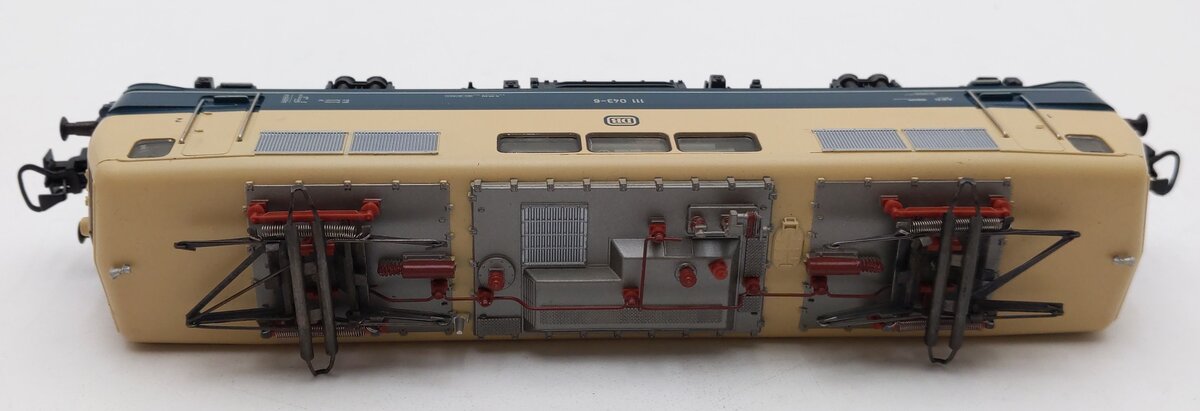 Marklin 3042 HO Scale DB Electric Locomotive #111 043-6 LN/Box