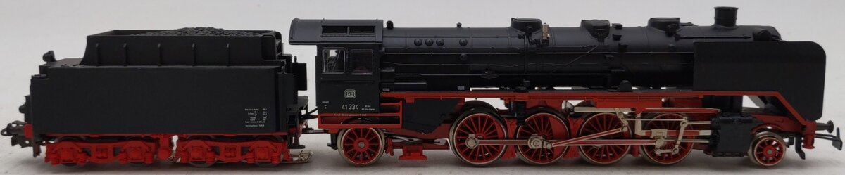 Marklin 3082 HO Scale BR 41 2-8-2 Steam Locomotive & Tender EX/Box
