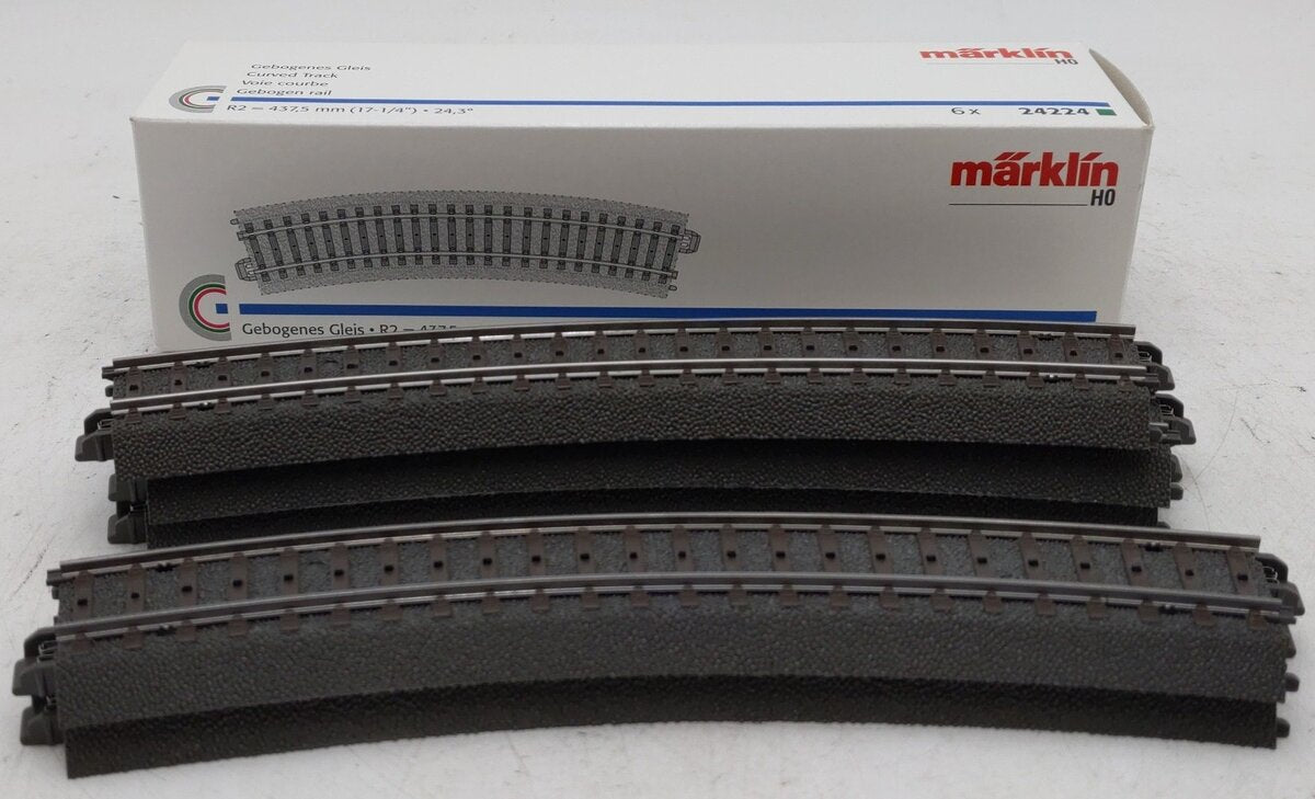 Marklin 24224 HO R2 7-1/4" 24.3° Curved  C Track Sections EX/Box