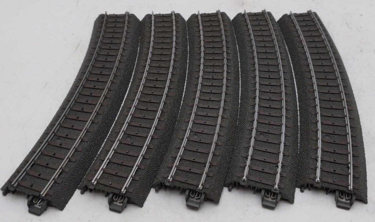 Marklin 24224 HO R2 7-1/4" 24.3° Curved  C Track Sections EX/Box