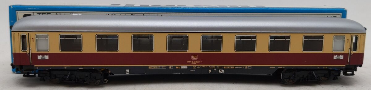 Marklin 4089 HO Scale Tee Compartment Coach w/ Tail Lights EX/Box