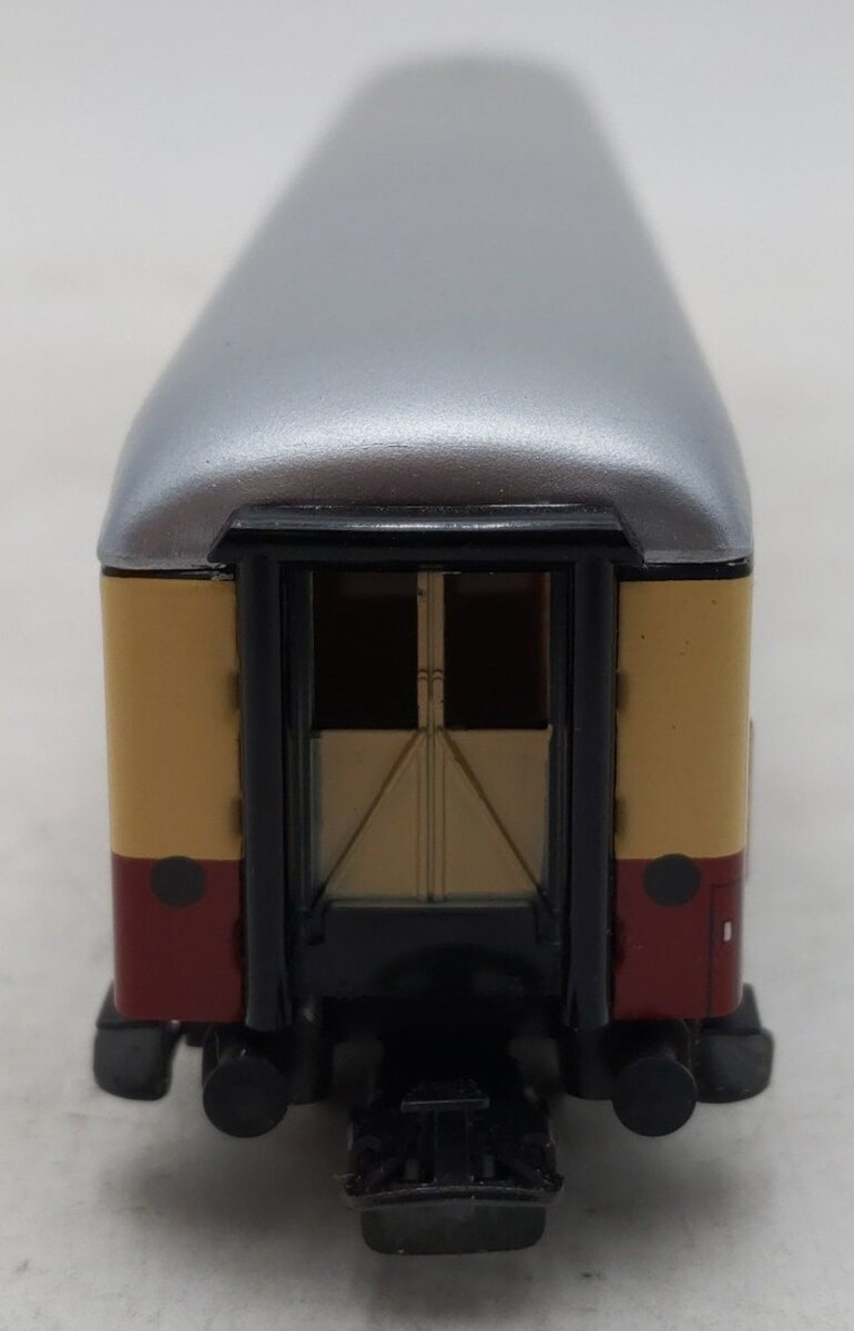 Marklin 4089 HO Scale Tee Compartment Coach w/ Tail Lights EX/Box
