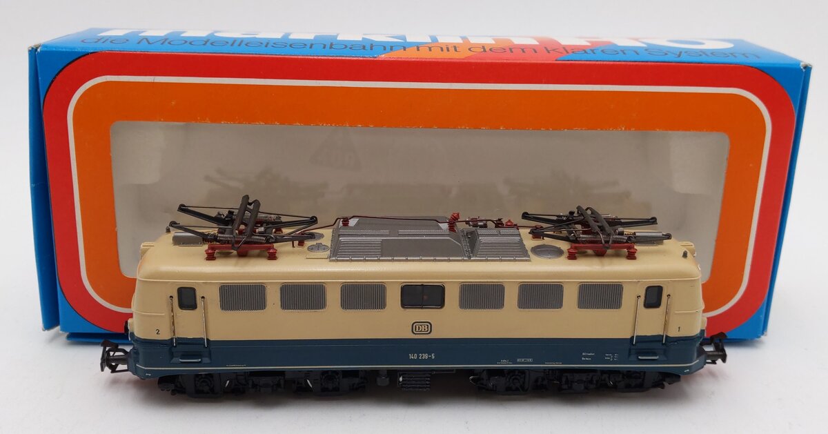 Marklin 3156 HO Scale DB Electric Locomotive # 140 239-5 EX/Box