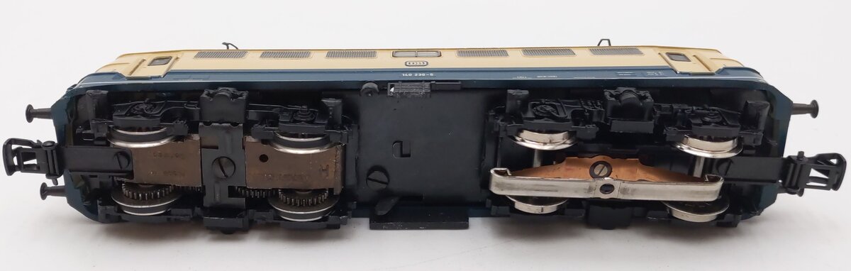 Marklin 3156 HO Scale DB Electric Locomotive # 140 239-5 EX/Box