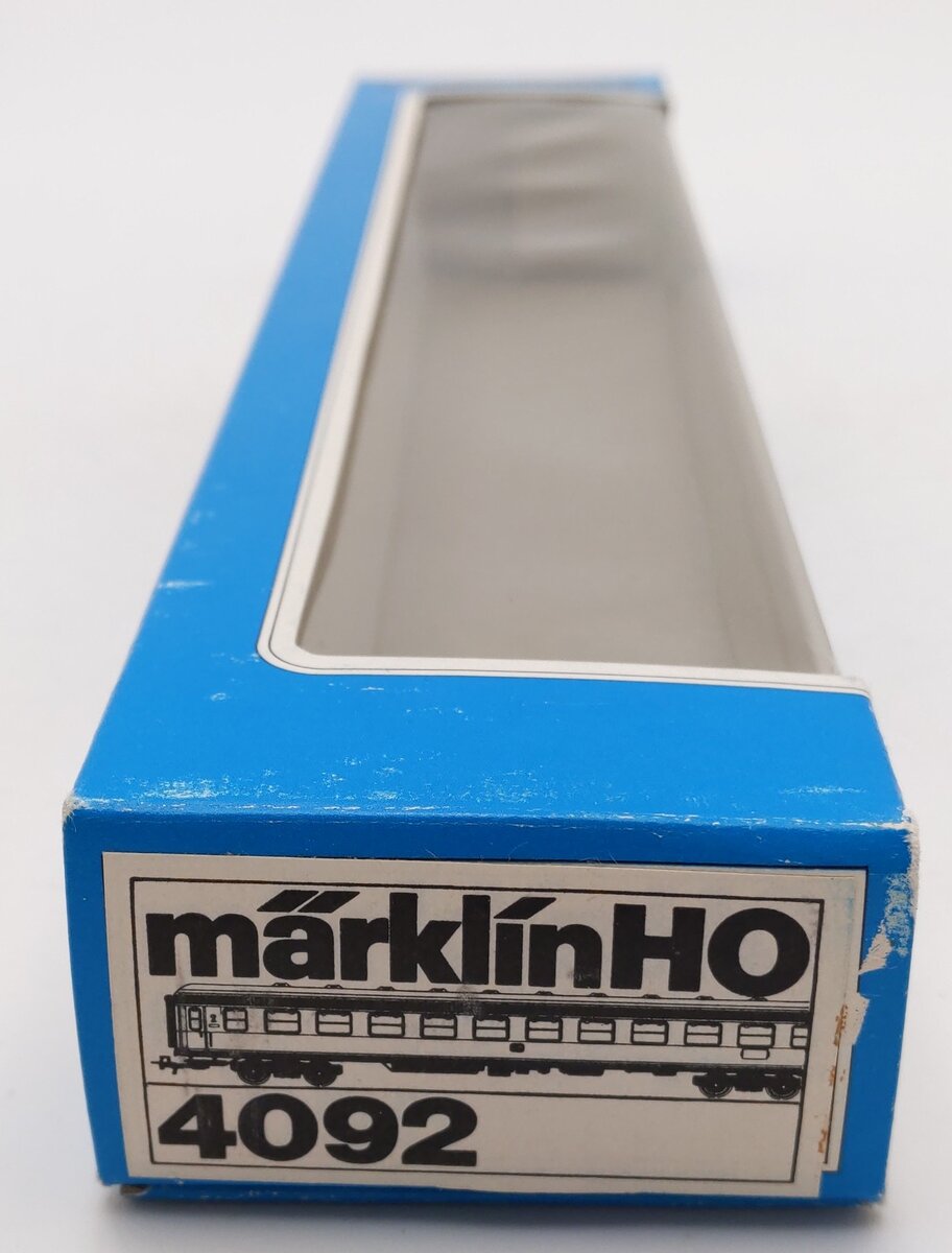 Marklin 4092 HO Deutsche Bahn 2nd Class Express Passenger Car EX/Box