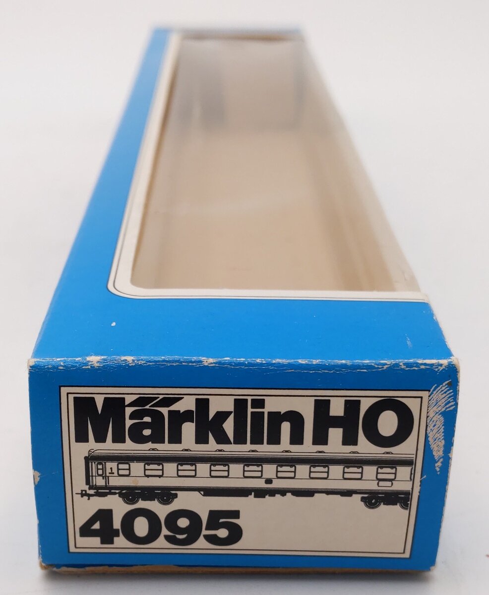Marklin 4154 HO 2nd Class DB Aum Coach Car #51 80 10-81 923-5 EX