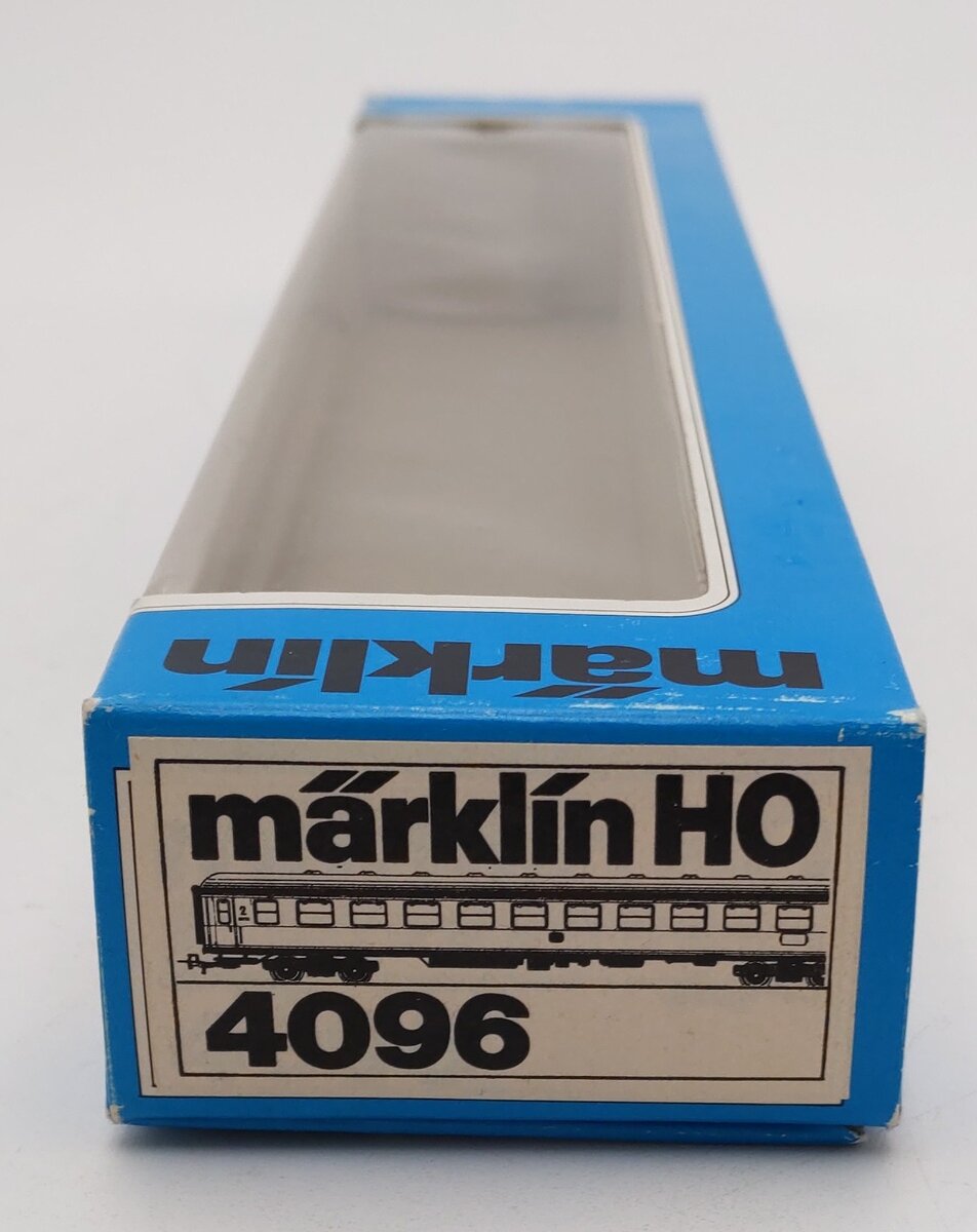 Marklin 4096 HO Scale DB Red and Cream Passenger Car EX/Box