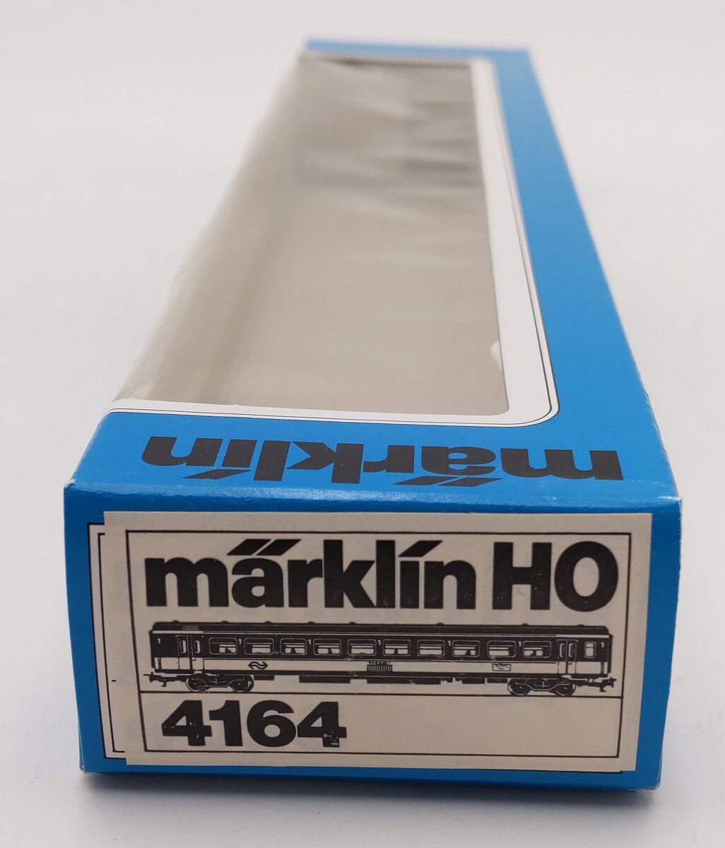 Marklin 4164 HO 1nd Class Intercity Passenger Car W/ Interior #50 84 10-70 672-7 LN/Box