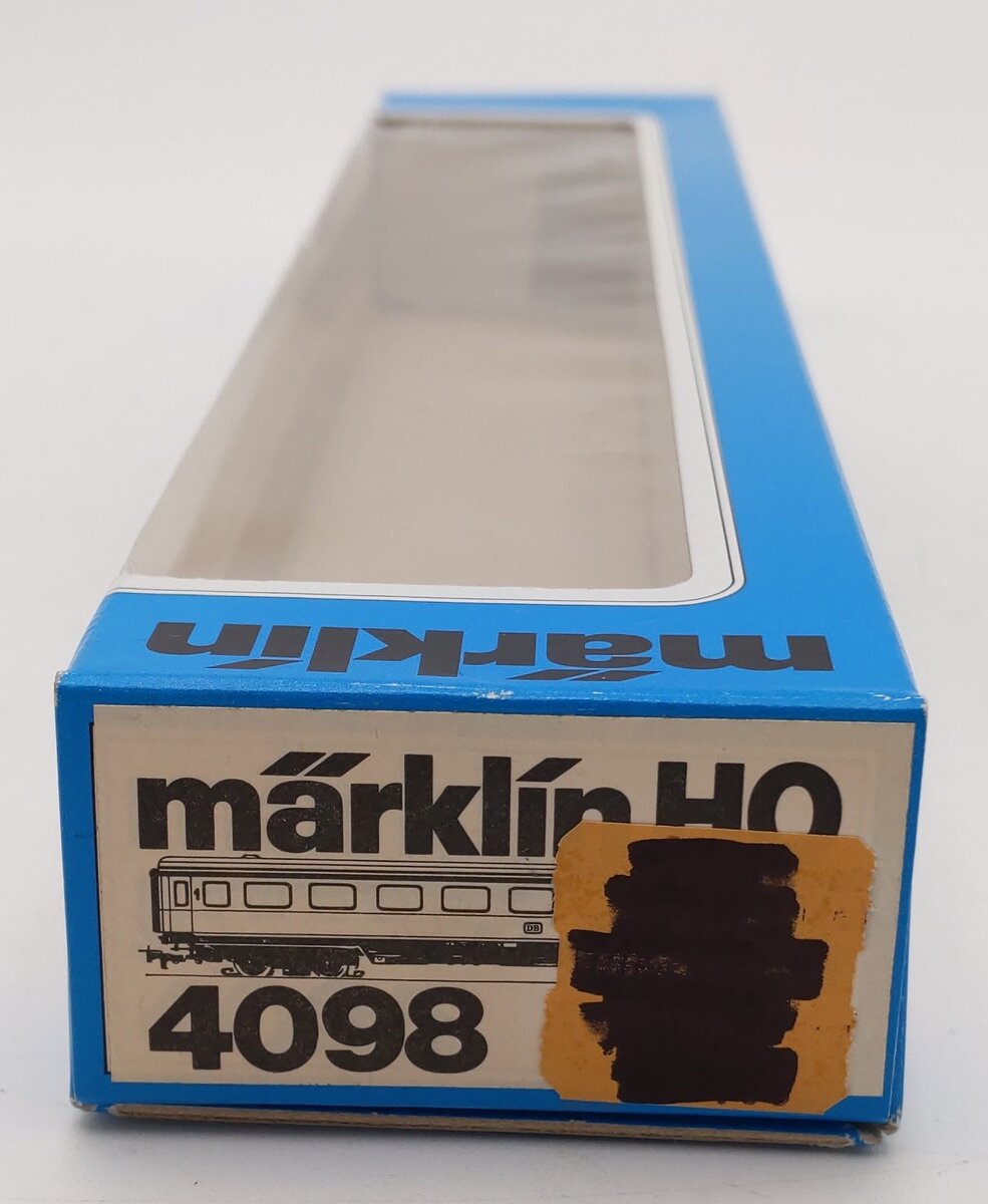 Marklin 4098 HO 1st Class DB Avmz Passenger Car #:61 80 19-90 016-5 EX/Box