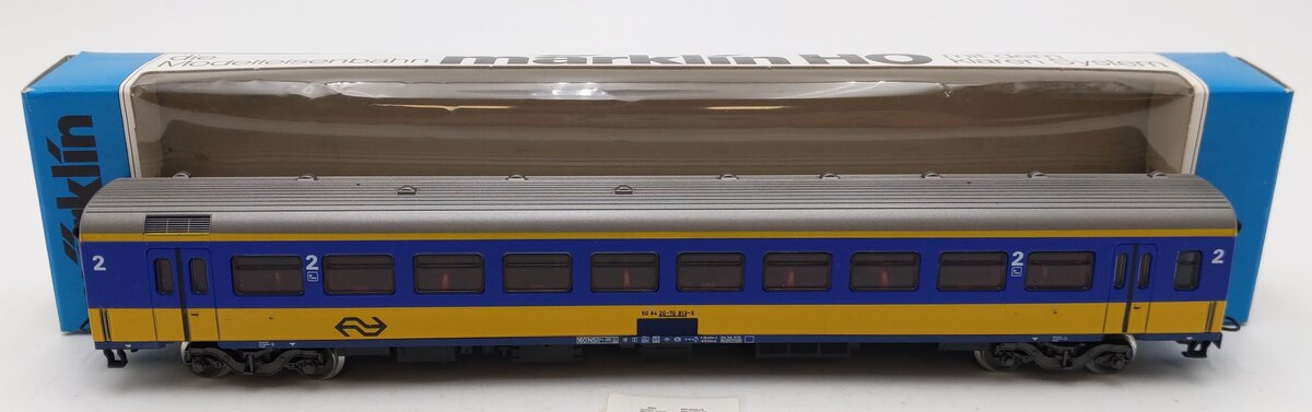 Marklin 4165 HO Scale 2nd Class Intercity Passenger Car #50 84 20-70-813-5 LN/Box