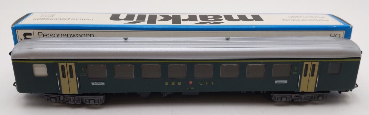 Marklin 4066 HO Scale Passenger Coach of the Swiss Railways #A2561 EX/Box