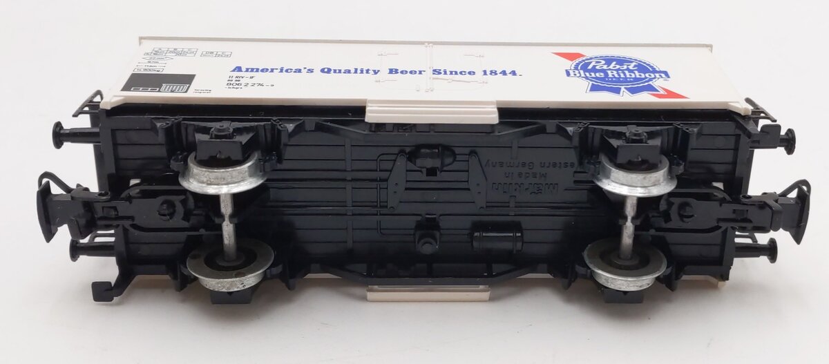 Marklin 4569 HO Scale Pabst Blue Ribbon Beer Car LN/Box